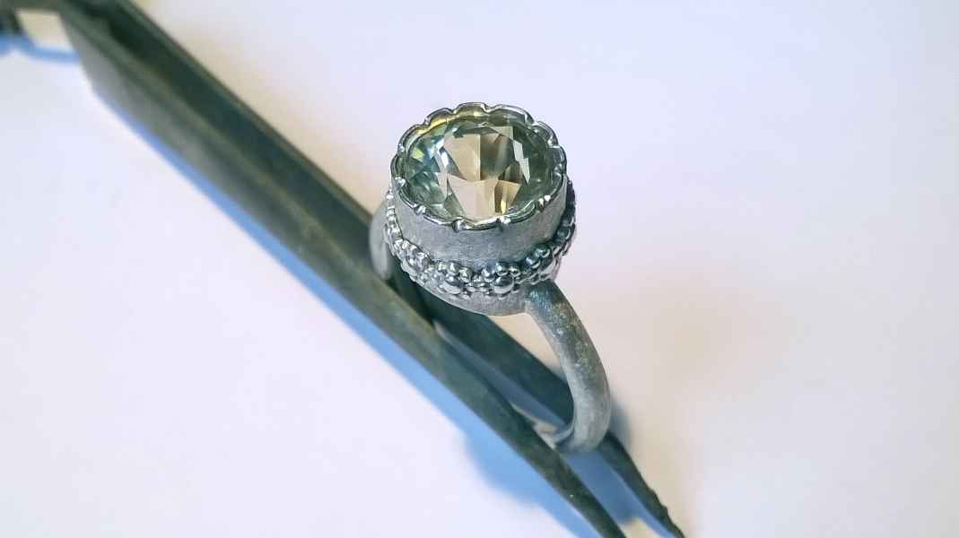 Oregon Sunstone in Bogenfassung, 925 Silber