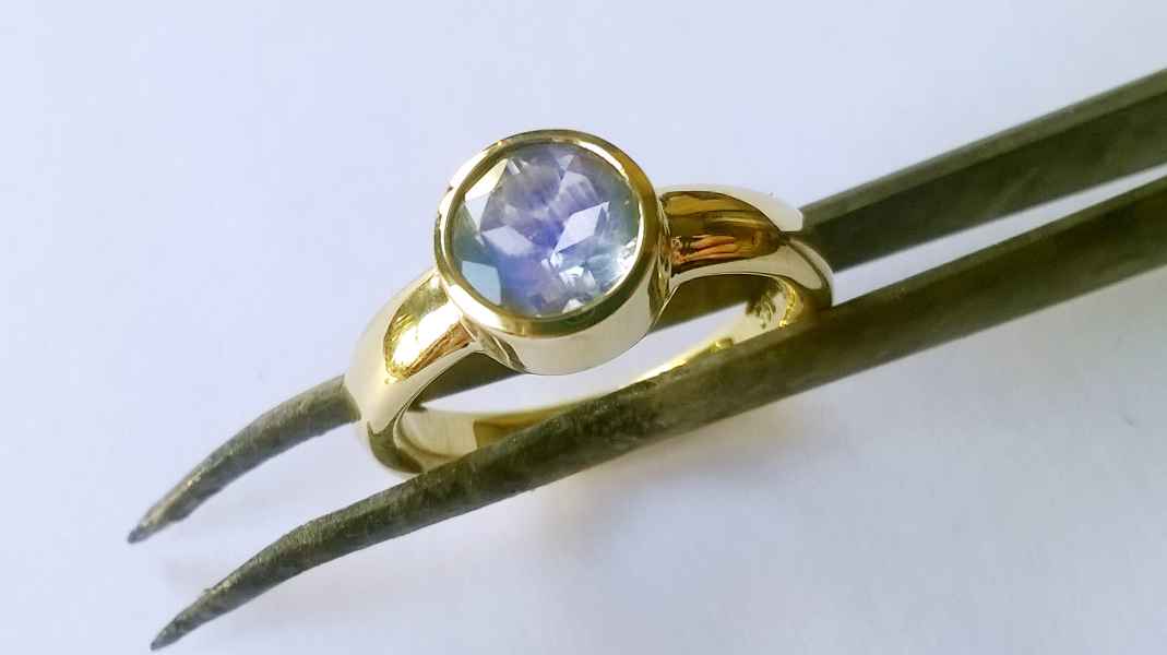 Facettierter Mondstein, 585 Gold