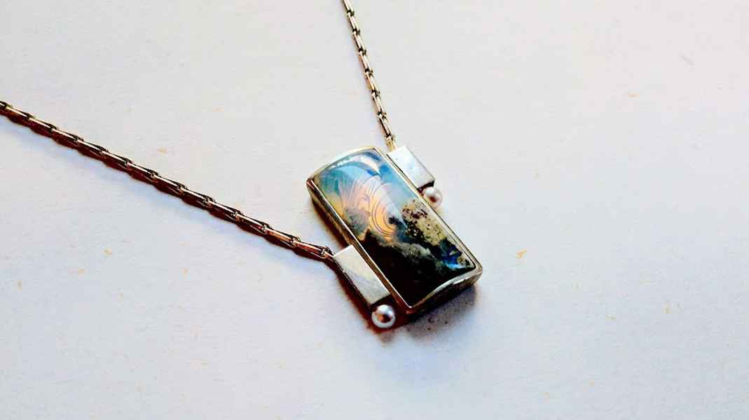 Ecofairer Hondurasopal auf Jugendstilsilber