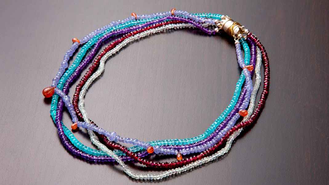 Edelsteinmix mit handgefertigtem Magnetschloss